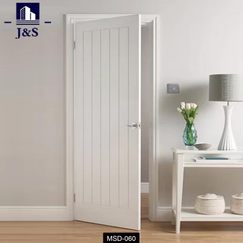 आधुनिक सफेद आंतरिक दरवाजे