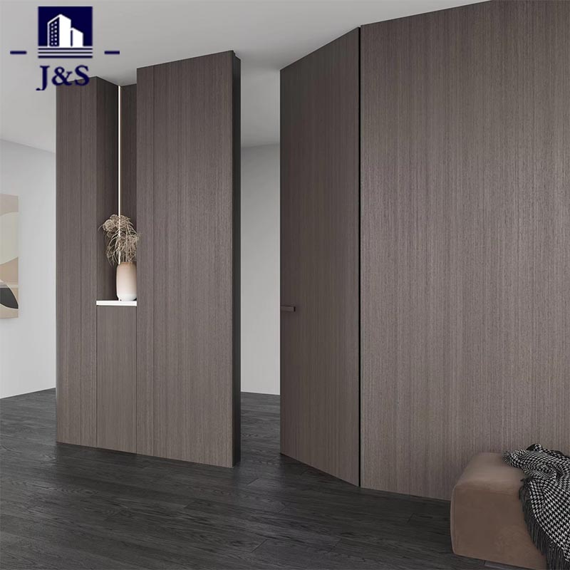 पूरे घर में अनुकूलित छिपा हुआ दरवाज़ा